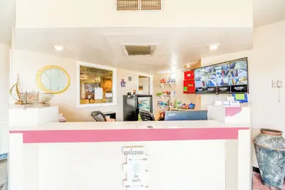 Photo 3 - Castle Inn & Suites By OYO Chickasha
