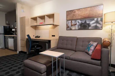 Photo 2 - TownePlace Suites by Marriott Republic Airport Long Island