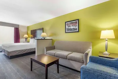 Photo 5 - Best Western Plus Mansfield Inn & Suites
