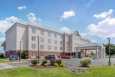 Photo 2 - Comfort Inn & Suites Dover near Speedway