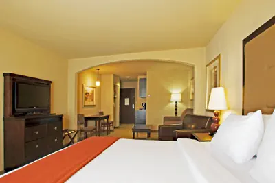 Photo 4 - Holiday Inn Express & Suites Wichita Falls by IHG