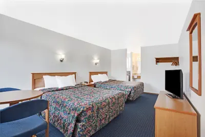 Photo 4 - Days Inn by Wyndham Seattle North of Downtown