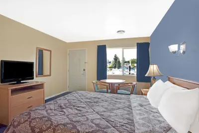 Photo 3 - Days Inn by Wyndham Seattle North of Downtown