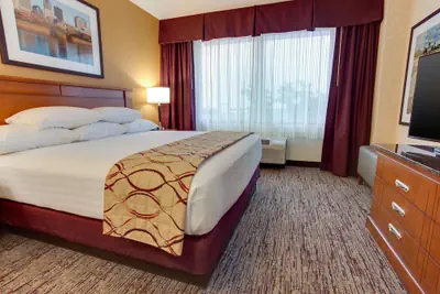 Photo 5 - Drury Inn & Suites West Des Moines