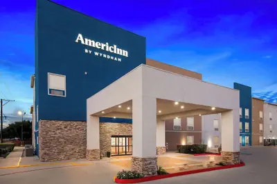 Photo 2 - AmericInn by Wyndham New Braunfels
