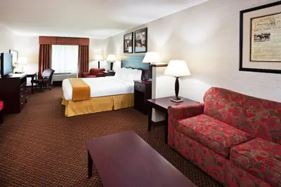 Photo 5 - Holiday Inn Express & Suites Carrollton by IHG