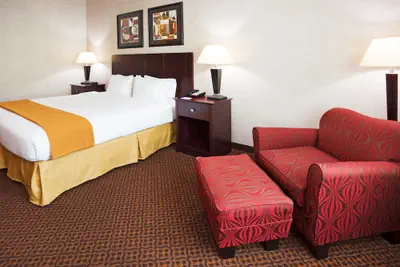 Photo 4 - Holiday Inn Express & Suites Carrollton by IHG