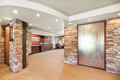 Photo 3 - Ledgestone Suites Hotel Yakima