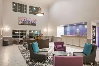 Photo 3 - La Quinta Inn & Suites by Wyndham Mansfield TX