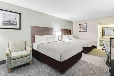 Photo 4 - Quality Inn White House