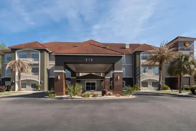Photo 2 - La Quinta Inn & Suites by Wyndham Savannah Airport - Pooler