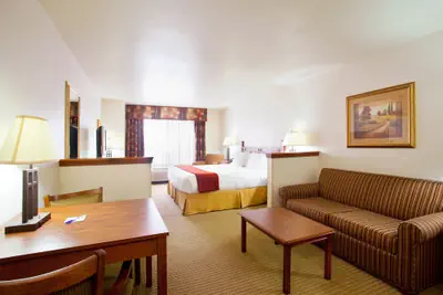 Photo 5 - Holiday Inn Express & Suites Mattoon by IHG