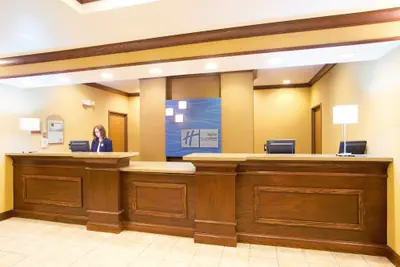 Photo 3 - Holiday Inn Express & Suites Mattoon by IHG