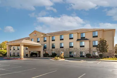 Photo 2 - Comfort Inn & Suites Russellville I-40