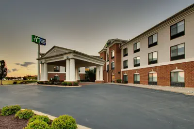 Photo 2 - Holiday Inn Express & Suites Morris by IHG