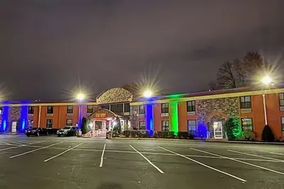 Photo 2 - Townhouse Inn & Suites