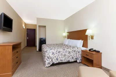 Photo 5 - Days Inn by Wyndham San Antonio at Palo Alto