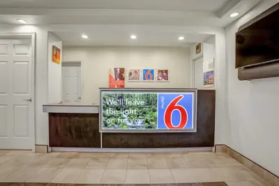 Photo 3 - Motel 6 Marysville, CA