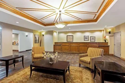 Photo 3 - La Quinta Inn & Suites by Wyndham Cleburne