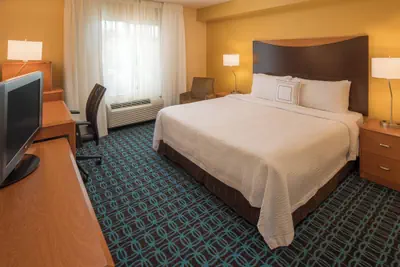 Photo 5 - Fairfield Inn & Suites by Marriott Portland North