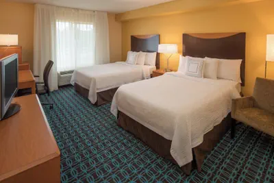 Photo 4 - Fairfield Inn & Suites by Marriott Portland North