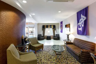 Photo 4 - Comfort Suites University