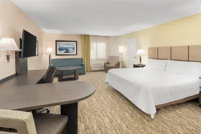 Photo 4 - Candlewood Suites Destin-Sandestin by IHG