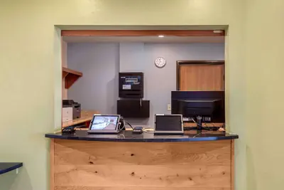 Photo 4 - Extended Stay America Select Suites - Colorado Springs - Airport