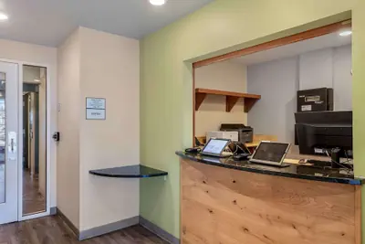 Photo 5 - Extended Stay America Select Suites - Colorado Springs - Airport
