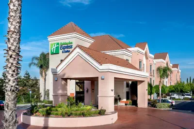 Photo 2 - Holiday Inn Express & Suites Lathrop by IHG