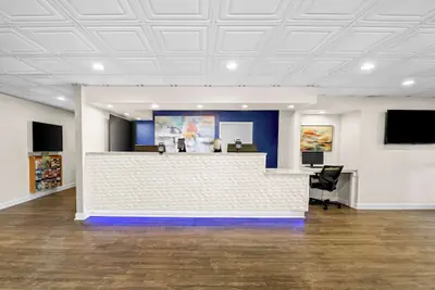 Photo 4 - SureStay Plus Hotel by Best Western Southern Pines Pinehurst
