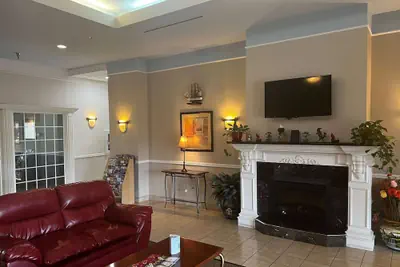 Photo 4 - Baymont by Wyndham Brenham