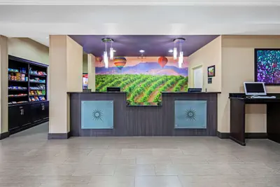 Photo 4 - La Quinta Inn & Suites by Wyndham Temecula