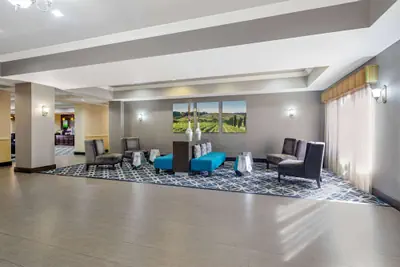 Photo 3 - La Quinta Inn & Suites by Wyndham Temecula