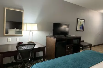 Photo 5 - Best Western Plus Olive Branch Hotel & Suites