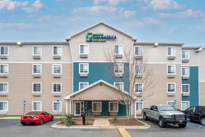 Photo 2 - Extended Stay America Select Suites - Tallahassee - East