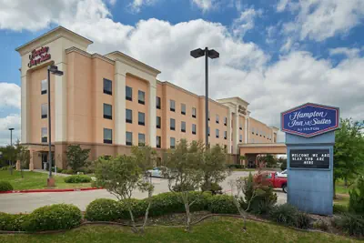 Photo 2 - Hampton Inn & Suites Waco-South