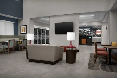 Photo 4 - Hampton Inn & Suites Lakeland-South Polk Parkway