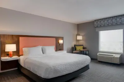 Photo 5 - Hampton Inn & Suites West Bend