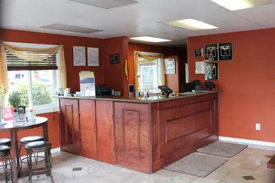 Photo 3 - Rodeway Inn Medford South I-5