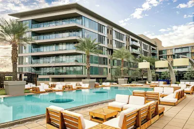 Photo 2 - W Scottsdale