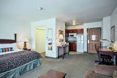 Photo 5 - Staybridge Suites Rockford by IHG