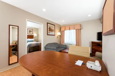 Photo 3 - Candlewood Suites LAX Hawthorne by IHG