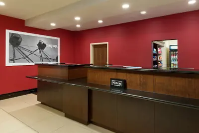 Photo 3 - Hampton Inn & Suites National Harbor - Alexandria Area