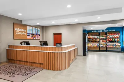 Photo 5 - Hampton Inn & Suites National Harbor - Alexandria Area
