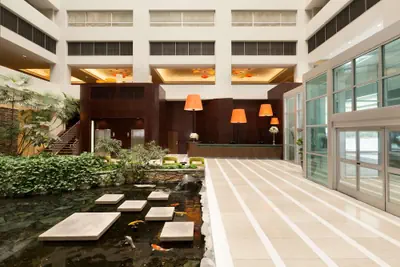 Photo 4 - Embassy Suites Los Angeles - Glendale