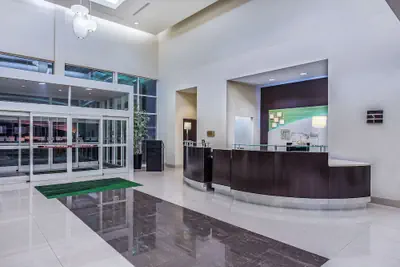 Photo 4 - Holiday Inn Louisville Airport - Fair/Expo by IHG