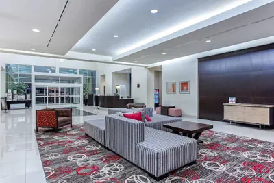 Photo 3 - Holiday Inn Louisville Airport - Fair/Expo by IHG