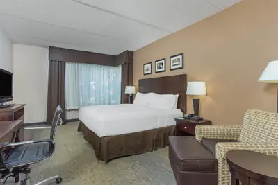 Photo 5 - Holiday Inn Louisville Airport - Fair/Expo by IHG