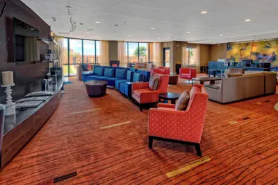 Photo 4 - Courtyard by Marriott Midland